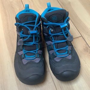 Keen waterproof booties